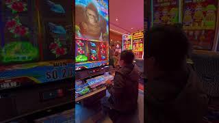 ¡Invirtió 100 dólares en el casino y le regalaron 10 dólares!