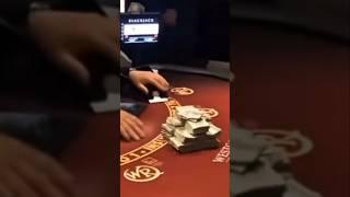 Парень поставил всё в блэкджэк. #FlipSide #shorts #shortvideo #bigwin #casino
