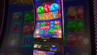 The LADIES Show Us How It's DONE! #casino #gambling #slot