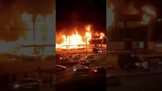 В Санкт-Петербурге сгорел бывший кинотеатр «Слава»