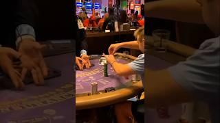 Парень поставил свою жизнь в блэкджек. #FlipSide #shorts #shortvideo #bigwin #casino #казиноонлайн